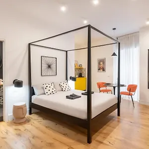 The Idyll Boutique - In Napoli's Spanish Quarters Bed & Breakfast